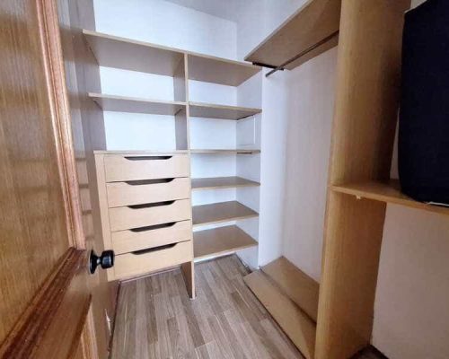 104836_Closet_Dorm_Principal