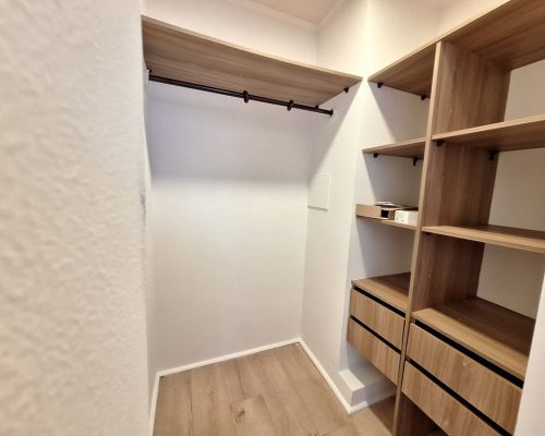 127999_Closet