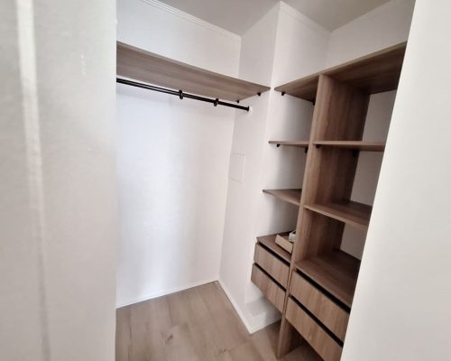 127999_Closet3