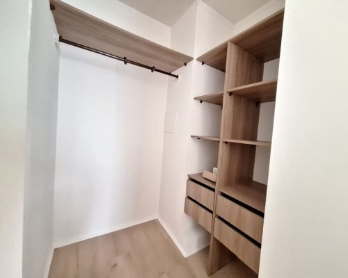 127999_Closet_Suite